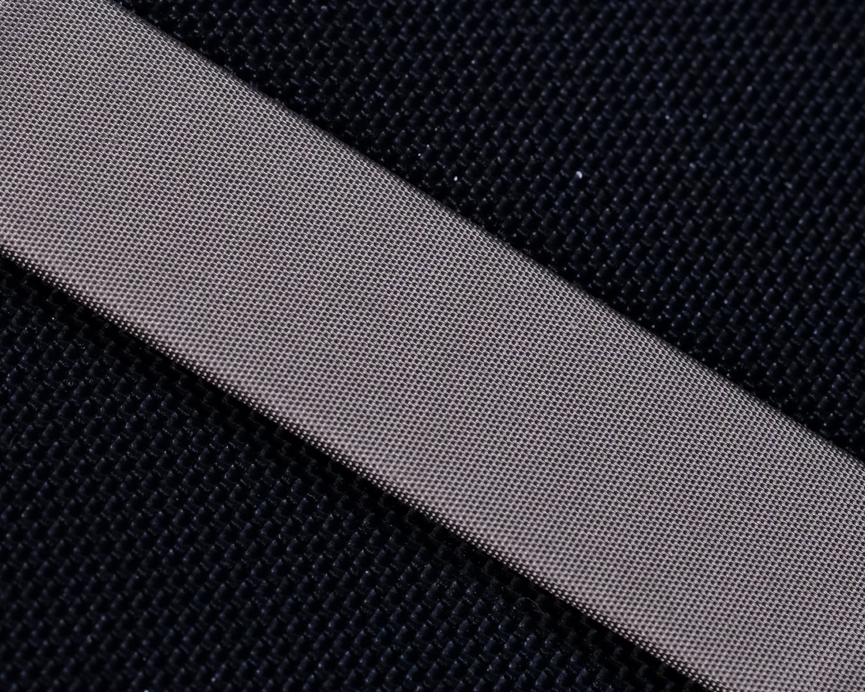 425-0270-0020SFG Fabric Over Foam Soft EMI Shielding Gasket I/O Wide 27.0mm x 2.0mm (WxH)