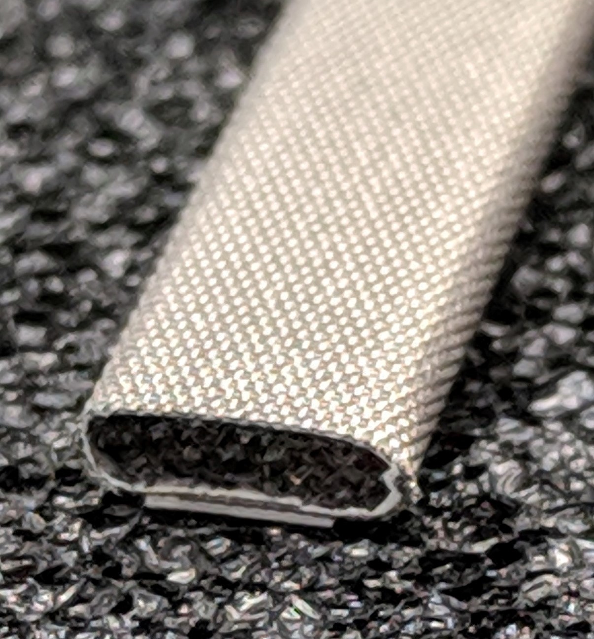 420-0051-0016SFG Fabric Over Foam Soft EMI Shielding Gasket Flat Shape 5.1mm x 1.6mm (WxH)